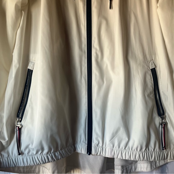 🎉HP🎉 Tommy Hilfiger White Women's Lightweight Weather Resistant Windbreaker - Picture 6 of 9